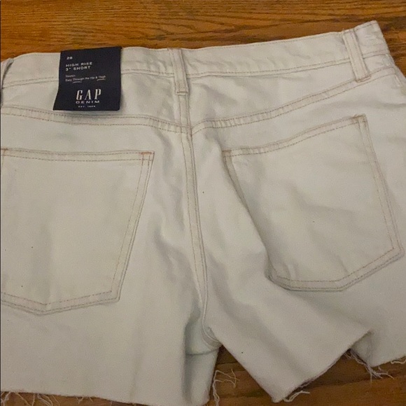 Brand new Gap shorts. - Picture 5 of 7